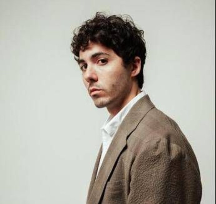 Sanremo 2026, Fulminacci: "Torno per divertirmi, il quinto posto è l'ideale" Sanremo 2026, Fulminacci: "Torno per divertirmi, il quinto posto è l'ideale"