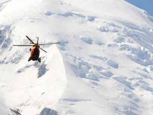 Valle d’Aosta, 5 scialpinisti coinvolti da valanga: due feriti, uno è grave Valle d’Aosta, 5 scialpinisti coinvolti da valanga: due feriti, uno è grave