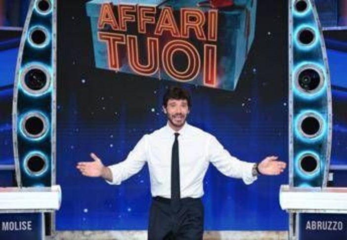 Torna 'Affari Tuoi', da oggi Stefano De Martino tutti i giorni su Rai1