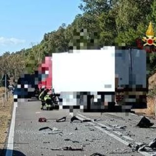 Grave incidente sulla Fondovalle dell'Agri, 4 morti nel Materano Grave incidente sulla Fondovalle dell'Agri, 4 morti nel Materano