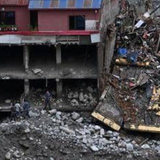 Alluvione in Nepal e Tibet, i morti sono più di 1.000 Alluvione in Nepal e Tibet, i morti sono più di 1.000