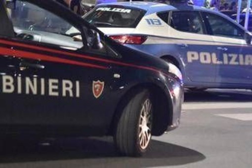 Reggio Emilia, aggredisce donna con cacciavite e investe due persone: fermato 26enne