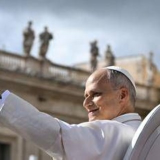 Papa Leone XIV in auto scoperta prima dell’udienza generale: "Grazie a tutti per il sostegno"