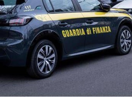 Debito colossale con il Fisco ma hanno Rolex e Ferrari, nei guai un ristoratore e il fratello Debito colossale con il Fisco ma hanno Rolex e Ferrari, nei guai un ristoratore e il fratello