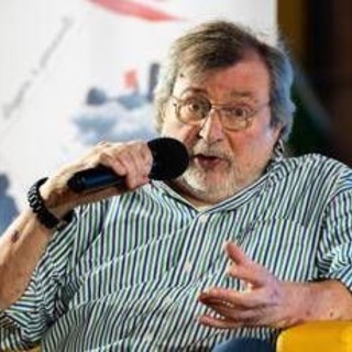 Addio Guccini, dalla politica alla cultura: l'Italia lo ricorda così Addio Guccini, dalla politica alla cultura: l'Italia lo ricorda così