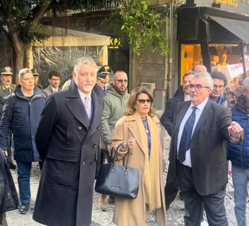 Giuli “Massimo sforzo del governo per il restauro del teatro Sannazaro”