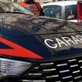 Litiga con la vicina, la picchia con un ombrello e poi le stacca dito a morsi: arrestata a Torino Litiga con la vicina, la picchia con un ombrello e poi le stacca dito a morsi: arrestata a Torino