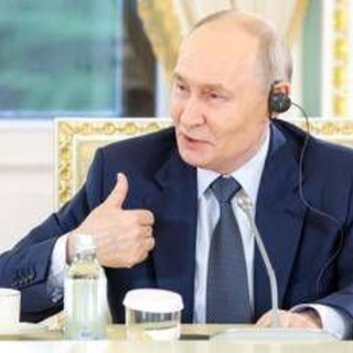 Putin: "Economia russa? Nessun collasso". Poi cita l'Italia tra peggiori in Ue per debito pubblico