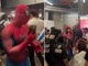 Spider-Man, fuga dal cinema per flatulenza killer: scappa anche l'Uomo Ragno