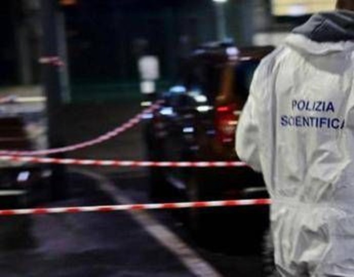 Roma, bomba carta esplode in cortile condominio a San Basilio: nessun ferito
