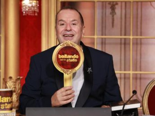 Fabio Canino lascia 'Ballando con le stelle' e si candida a Mediaset: "Dopo 17 anni è tempo di fare altre cose"