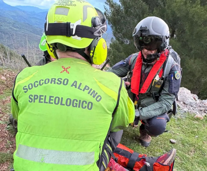 Salvato speleologo bloccato a 120 metri profondità nel cuneese