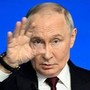 Putin incontra la stampa: "Ucraina si rifiuta di porre fine a guerra con mezzi pacifici" Putin incontra la stampa: "Ucraina si rifiuta di porre fine a guerra con mezzi pacifici"