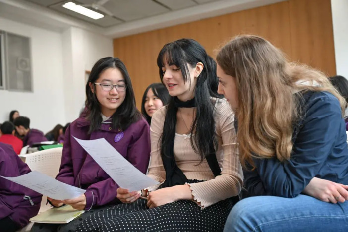 Cina, studenti italiani a Chongqing con un programma di scambio culturale