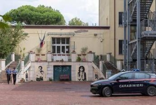 Prof accoltellata, indagini sul video dell’aggressione e su chi era in videochiamata Prof accoltellata, indagini sul video dell’aggressione e su chi era in videochiamata
