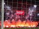 Fumogeni e fuochi d'artificio in campo, sospesa e rinviata Ajax-Groningen
