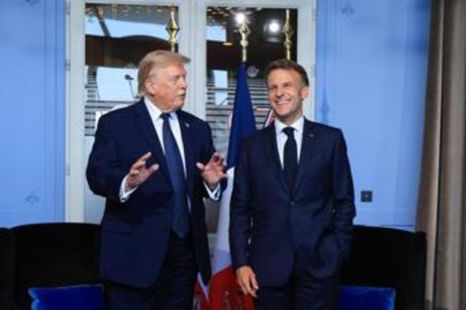 Leader al G7, Trump incontra Macron: "Stretto di Hormuz sarà completamente aperto venerdì" Leader al G7, Trump incontra Macron: "Stretto di Hormuz sarà completamente aperto venerdì"