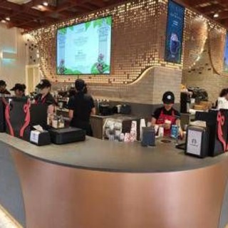 Starbucks-Percassi, 1° anniversario apertura unico Flagship Store in Italia in P.zza S. Silvestro Starbucks-Percassi, 1° anniversario apertura unico Flagship Store in Italia in P.zza S. Silvestro