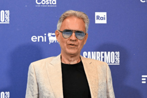 Sanremo 2026, Andrea Bocelli ospite: il ritorno al Festival nel ricordo di Pippo Baudo Sanremo 2026, Andrea Bocelli ospite: il ritorno al Festival nel ricordo di Pippo Baudo