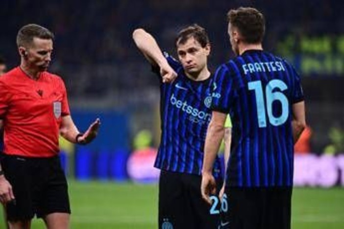 Mano di un norvegese in area, poi Barella cade: c'erano due rigori in Inter-Bodo? Mano di un norvegese in area, poi Barella cade: c'erano due rigori in Inter-Bodo?