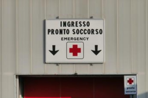 Fugge al controllo della polizia in sella al motorino e si schianta contro un palo: 17enne lotta tra la vita e la morte a Napoli Fugge al controllo della polizia in sella al motorino e si schianta contro un palo: 17enne lotta tra la vita e la morte a Napoli