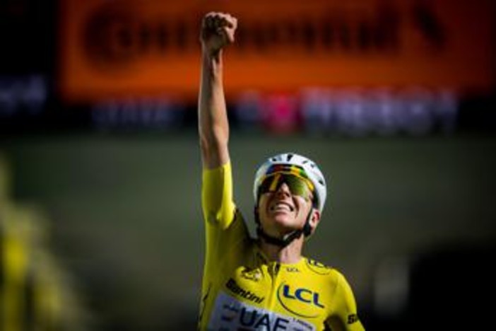 Tour de France, quinto trionfo di Pogacar. Ultima tappa a Van der Poel Tour de France, quinto trionfo di Pogacar. Ultima tappa a Van der Poel