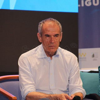 Savona si prepara al XVIII "Premio Cronin": venerdì 21 novembre ospite l'economista Carlo Cottarelli Savona si prepara al XVIII "Premio Cronin": venerdì 21 novembre ospite l'economista Carlo Cottarelli
