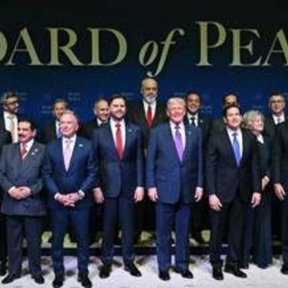 Board of Peace al via, Trump: "Pace facile da dire ma difficile da fare". E avverte l'Iran: "Accordo o cose brutte"