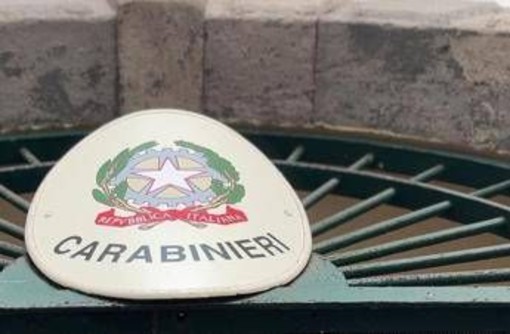 Sesso in pieno centro a Gazoldo degli Ippoliti, testimoni mandano video a carabinieri: coppia denunciata Sesso in pieno centro a Gazoldo degli Ippoliti, testimoni mandano video a carabinieri: coppia denunciata