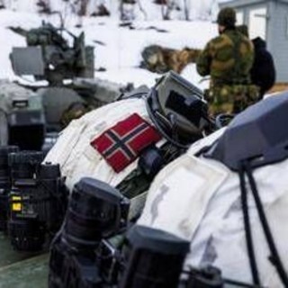 Norvegia, armi e artiglieria al confine con la Russia. Mosca minaccia "ulteriori misure"