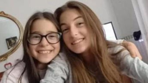 Sorelle scomparse, trovato fermaglio durante ricerche: "Forse è di Sarah" Sorelle scomparse, trovato fermaglio durante ricerche: "Forse è di Sarah"