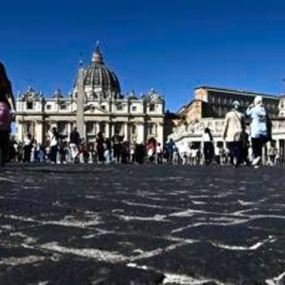 Papa Leone XIV, il fratello: "Annuncio è stato uno choc, anche io sono in cura per tumore" Papa Leone XIV, il fratello: "Annuncio è stato uno choc, anche io sono in cura per tumore"