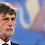 "Spenga il telefono", Nanni Moretti interrompe la proiezione a Venezia "Spenga il telefono", Nanni Moretti interrompe la proiezione a Venezia