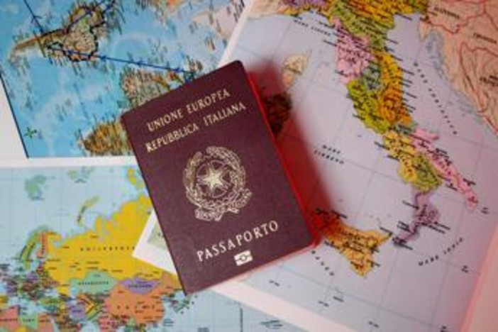 Spende 21mila euro per un viaggio in Antartide a 65 anni: "I soldi non sono per i miei figli" Spende 21mila euro per un viaggio in Antartide a 65 anni: "I soldi non sono per i miei figli"