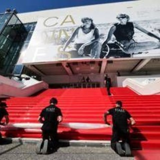 Cannes, tra gli sponsor quest'anno c'è Meta ma resta il divieto di selfie sul red carpet