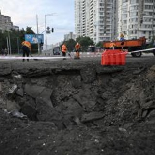 Ucraina, nuovo attacco russo su Kiev nella notte: due morti
