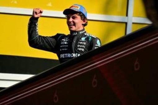Da Meloni a Sinner, l'Italia applaude Antonelli: "Vittoria storica, complimenti Kimi" Da Meloni a Sinner, l'Italia applaude Antonelli: "Vittoria storica, complimenti Kimi"
