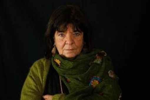 Arte, la poetessa Attanasio: "Nessuno è periferia, il centro della vita è l'umano"