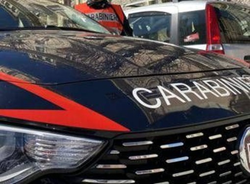 Bergamo, aggredisce l'ex compagna con le forbici: arrestato per tentato omicidio Bergamo, aggredisce l'ex compagna con le forbici: arrestato per tentato omicidio