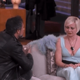 Pietro Delle Piane al Gf Vip, l'abbraccio (e l'addio) con Antonella Elia: cosa è successo Pietro Delle Piane al Gf Vip, l'abbraccio (e l'addio) con Antonella Elia: cosa è successo