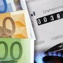 Dopo gasolio e benzina, Eni sconta anche le bollette di luce e gas: -30% su offerta base, tariffa bloccata per due anni Dopo gasolio e benzina, Eni sconta anche le bollette di luce e gas: -30% su offerta base, tariffa bloccata per due anni