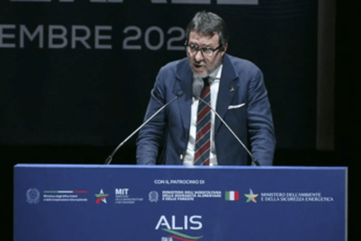 Porti, Salvini: "Entro Natale riforma governance in Cdm"