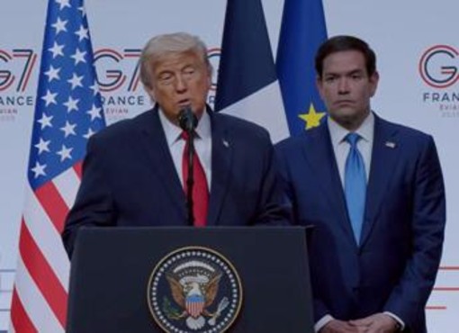 Iran, Trump: "Non volevo assistere a un disastro economico, ecco perché ho fatto l'accordo" Iran, Trump: "Non volevo assistere a un disastro economico, ecco perché ho fatto l'accordo"