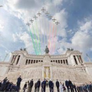 L'Italia celebra gli 80 anni della Repubblica. Mattarella: "Costituzione è nostra 'casa comune'" L'Italia celebra gli 80 anni della Repubblica. Mattarella: "Costituzione è nostra 'casa comune'"