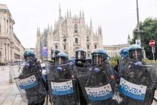 Milano, il lungo ottobre di piazza tra timori e bufale social su violenze e ronde