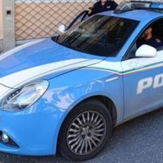 Marito e moglie decapitati in casa nel Modenese, fermato il figlio della donna Marito e moglie decapitati in casa nel Modenese, fermato il figlio della donna