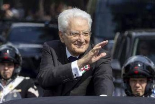 2 giugno, Mattarella: "Da Presidente vedo nel Paese applicati principi della Repubblica" 2 giugno, Mattarella: "Da Presidente vedo nel Paese applicati principi della Repubblica"