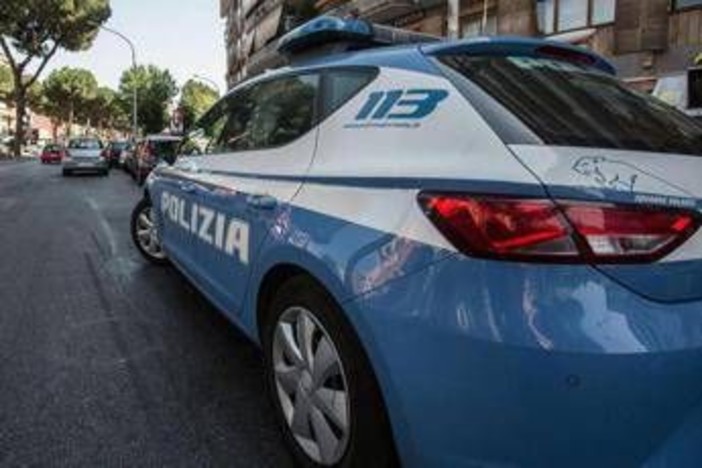 Roma, modellino di auto trasformato in bomba trovato in un box