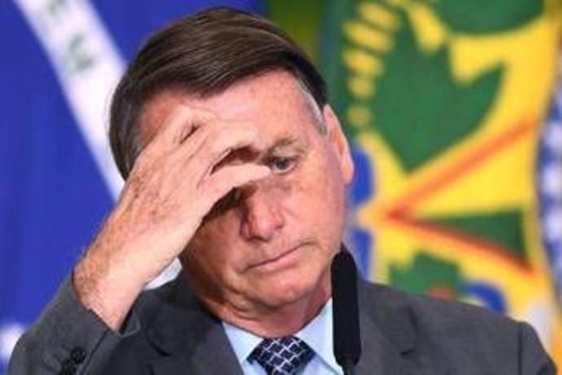 Brasile, l'ex presidente Bolsonaro operato per singhiozzo cronico Brasile, l'ex presidente Bolsonaro operato per singhiozzo cronico