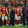Galatasaray-Fenerbahçe, derby rovente: rissa nel finale e tensione alle stelle
